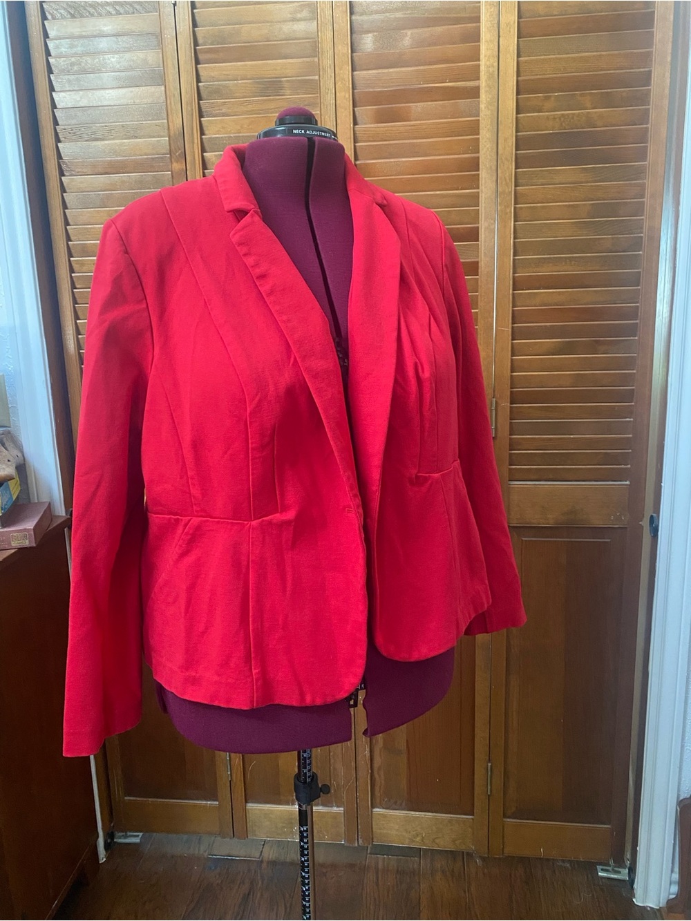 Red Women's Blazer Jacket - Classic Tailored Snatched Waist Workwear Business